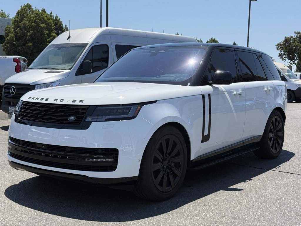 Used 2023 Land Rover Range Rover Autobiography image 4