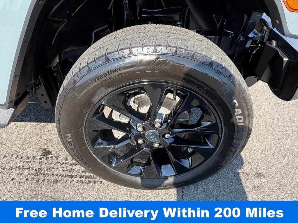 Used 2024 Jeep Wrangler Unlimited Sahara w/ Technology Group image 14