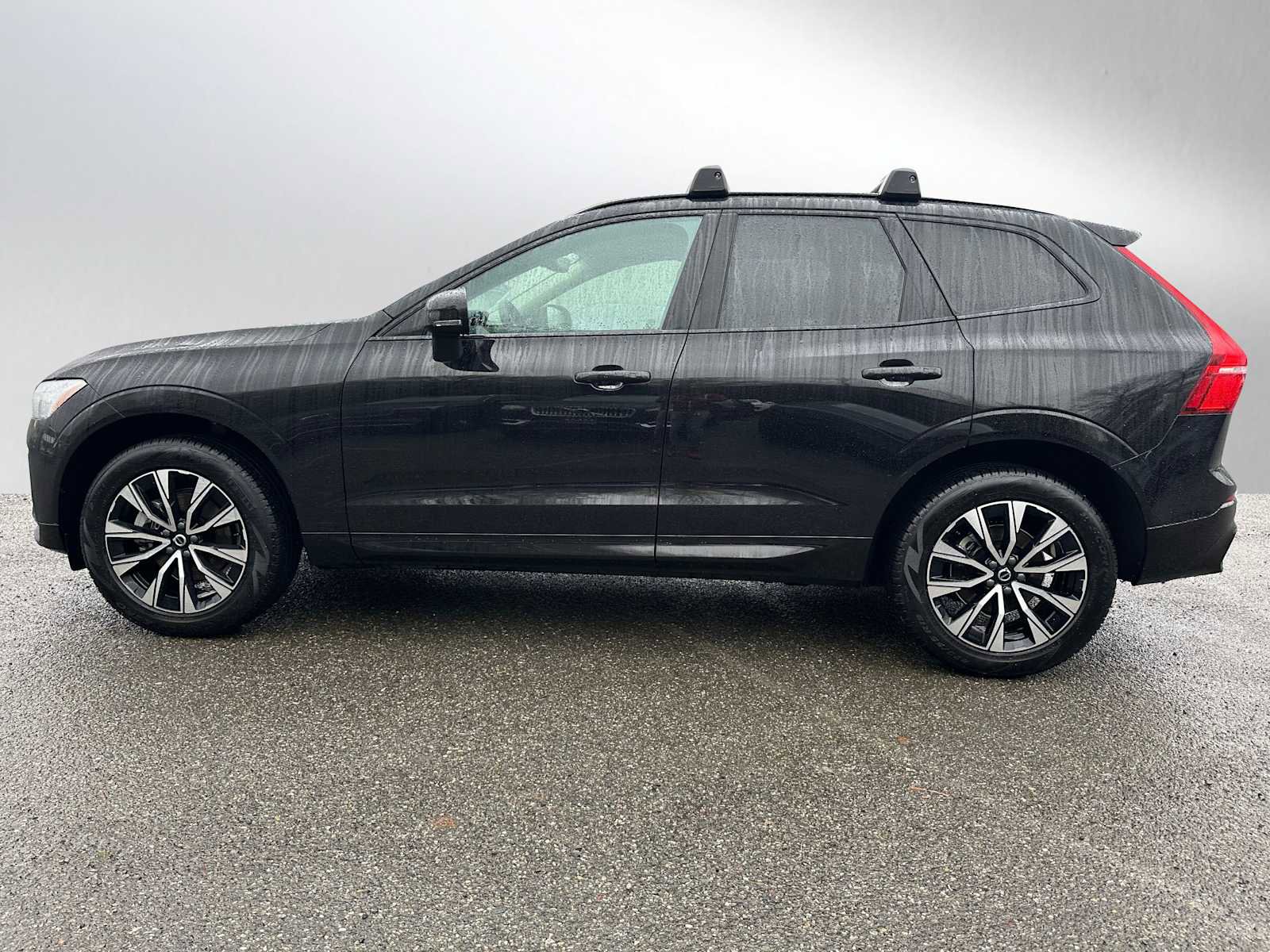 Used 2025 Volvo XC60 B5 Core w/ Protection Package Premier image 6