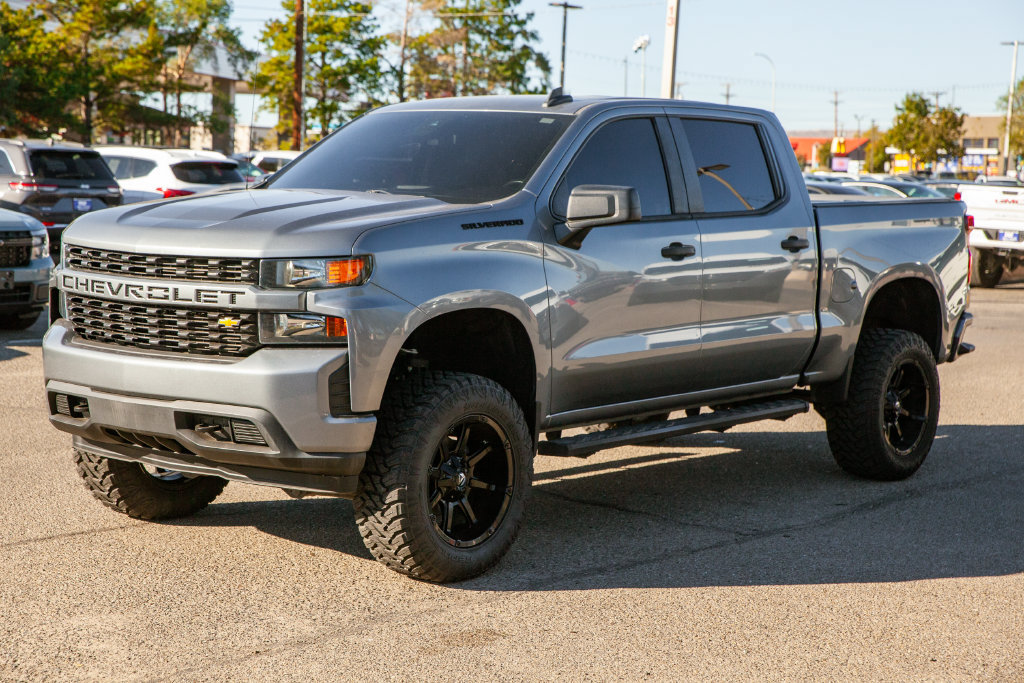 Used 2022 Chevrolet Silverado 1500 Custom w/ Safety Confidence Package RWD image 9