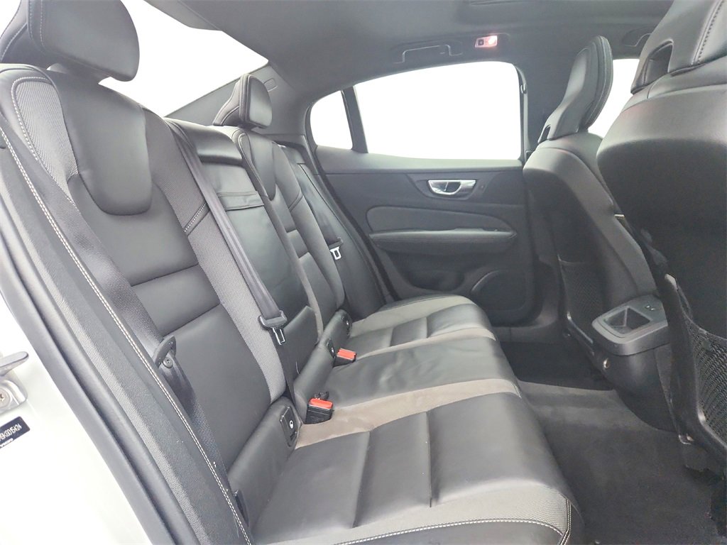 Used 2019 Volvo S60 T6 R-Design image 28