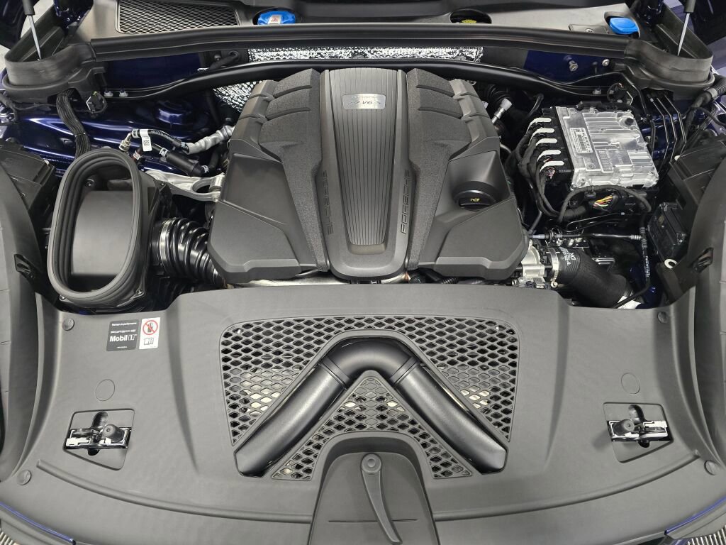 New 2026 Porsche Macan S image 11