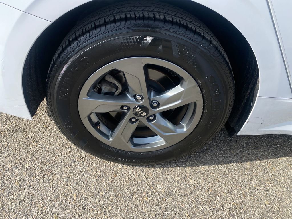 Used 2021 Kia K5 LXS image 28