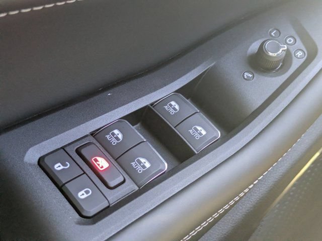New 2025 Jeep Grand Cherokee L Overland w/ Advanced Protech Group III AWD/4WD image 20