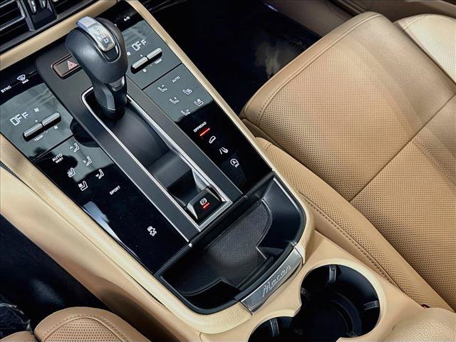 Certified 2026 Porsche Macan Turbo AWD/4WD image 18