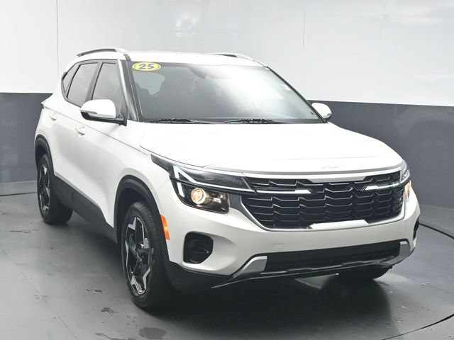 Used 2025 Kia Seltos S FWD image 2