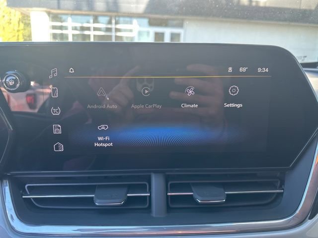 Used 2024 Chevrolet Trax LT image 16