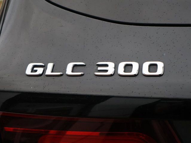 Used 2020 Mercedes-Benz GLC 300 4MATIC w/ Premium Package image 20