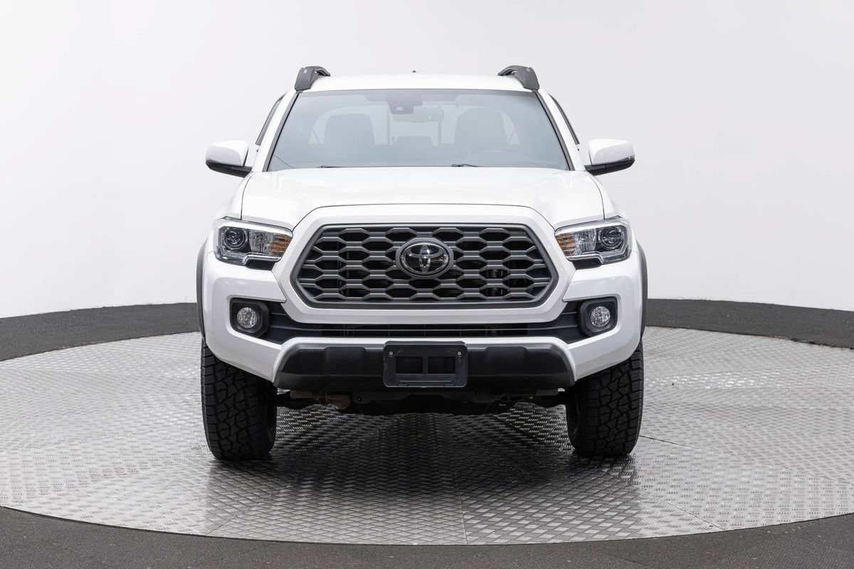 Used 2022 Toyota Tacoma TRD Off-Road AWD/4WD image 3