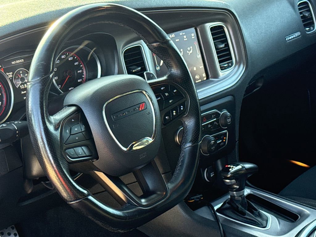Used 2023 Dodge Charger R/T w/ Performance Handling Group RWD image 17