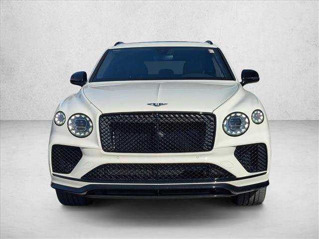 Used 2023 Bentley Bentayga image 2