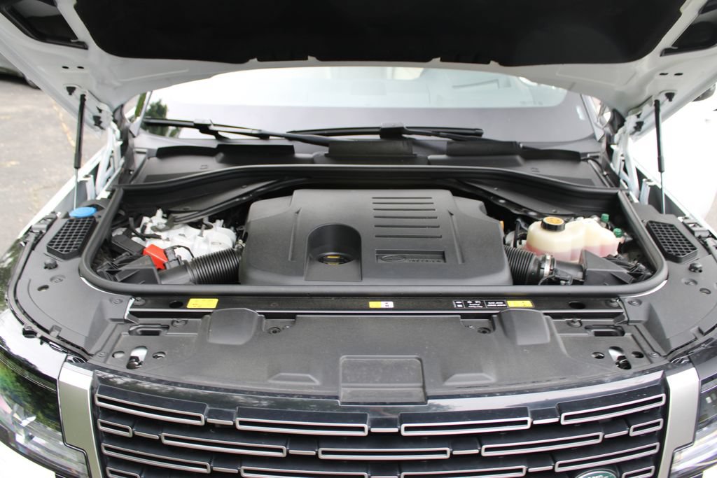 Used 2025 Land Rover Range Rover SE AWD/4WD image 20