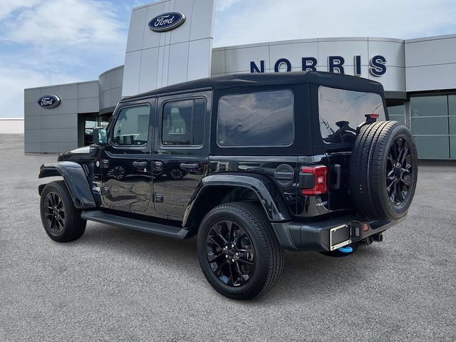 Used 2023 Jeep Wrangler Unlimited Sahara w/ Cold Weather Group AWD/4WD image 3