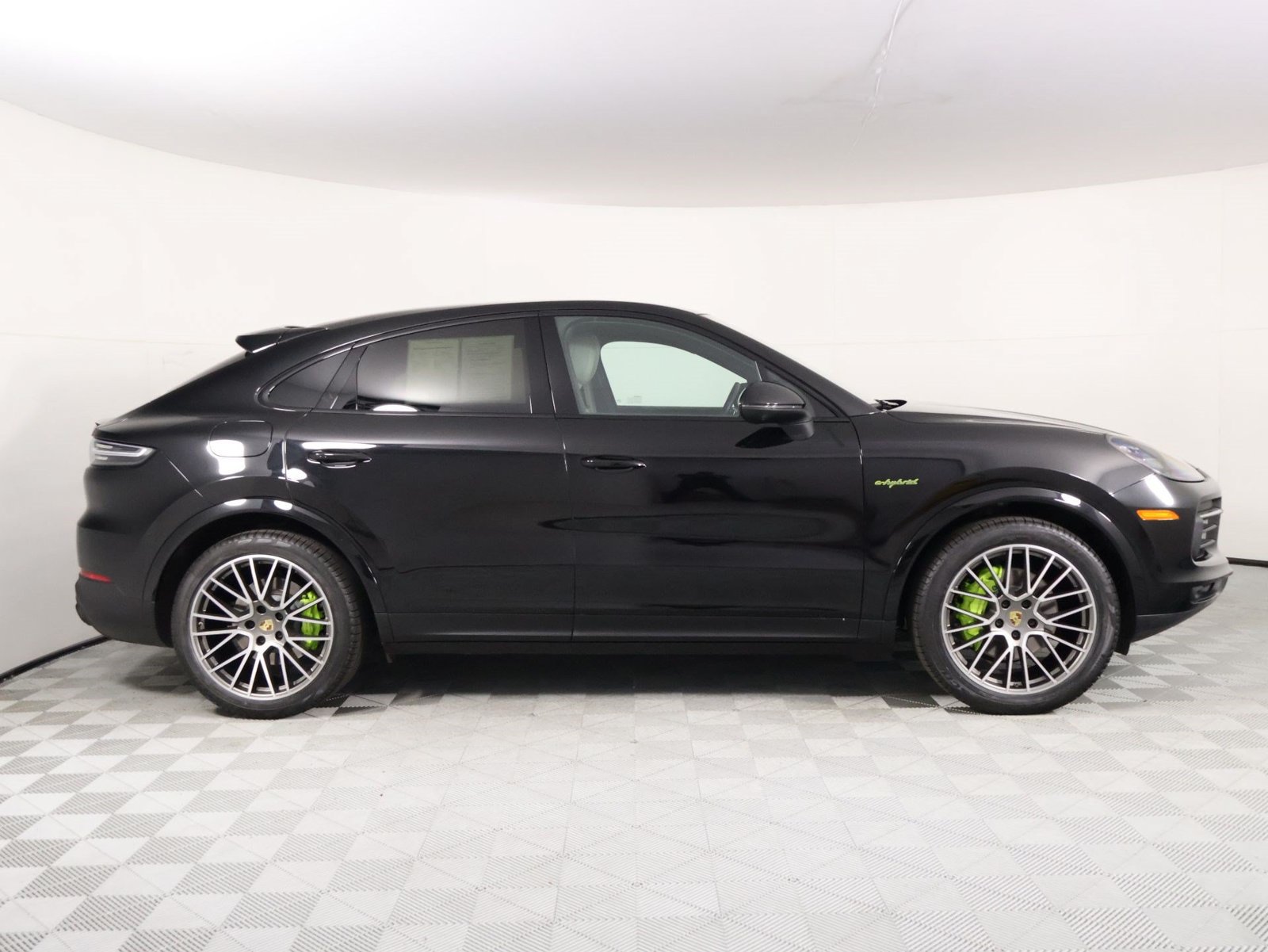 Certified 2023 Porsche Cayenne Platinum Edition AWD/4WD image 8