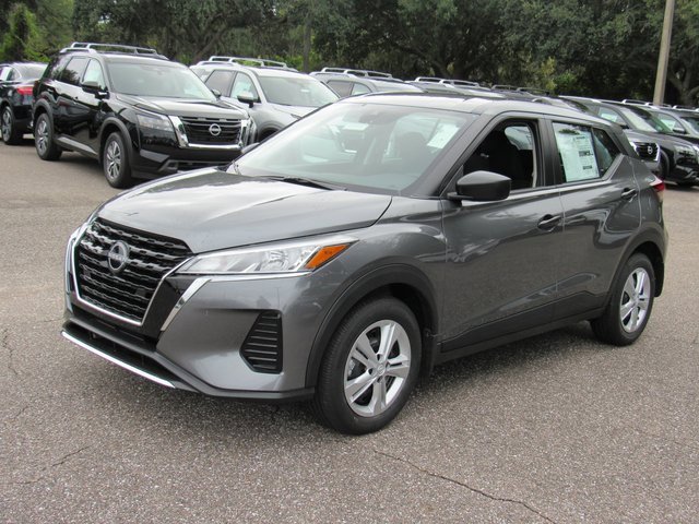 New 2025 Nissan Kicks Play S image 6