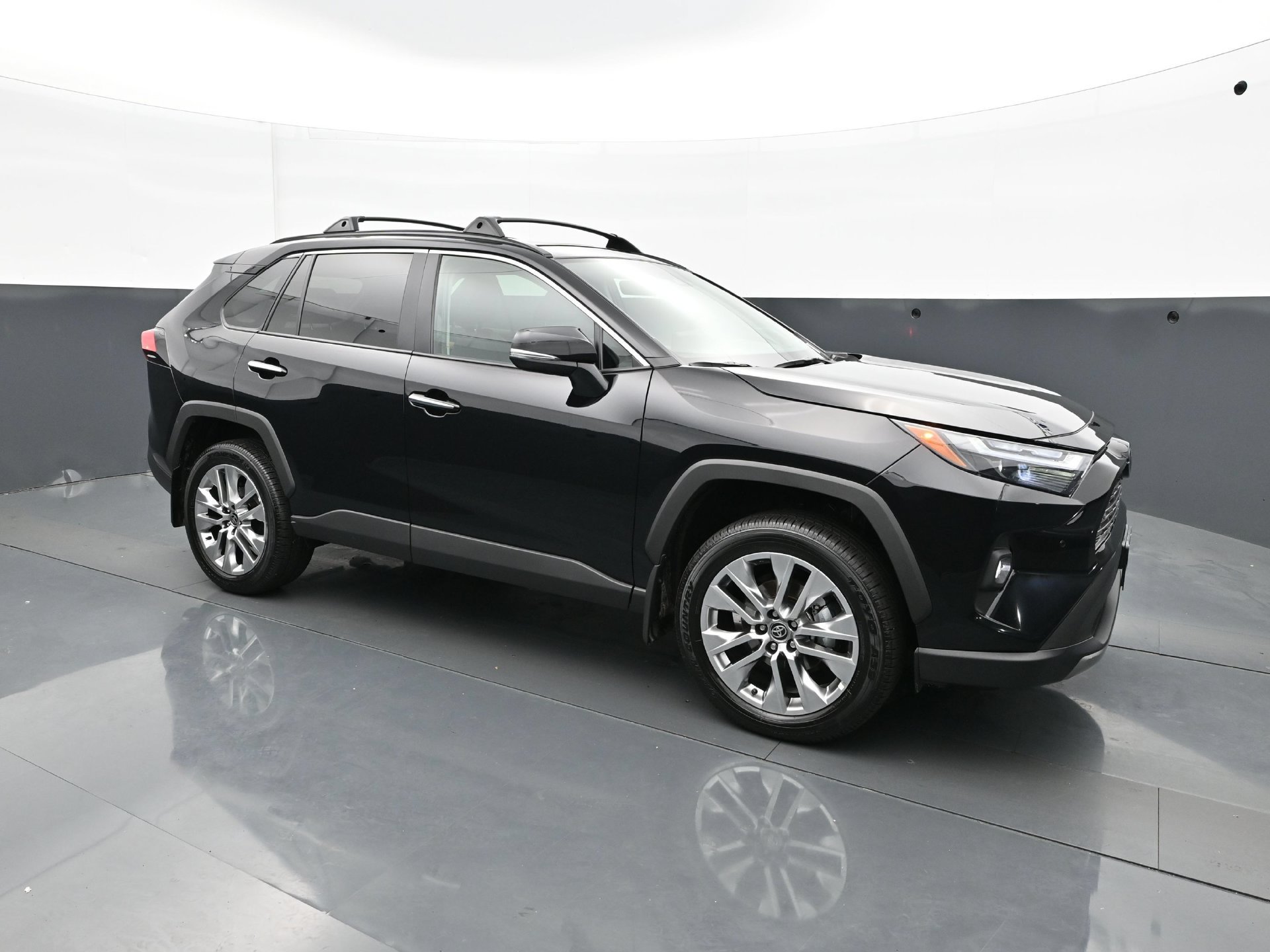 Used 2025 Toyota RAV4 Limited w/ Weather Package AWD/4WD image 9