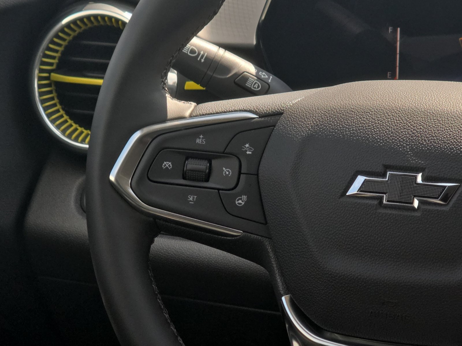 New 2026 Chevrolet Trax ACTIV w/ Sunroof Package FWD image 23