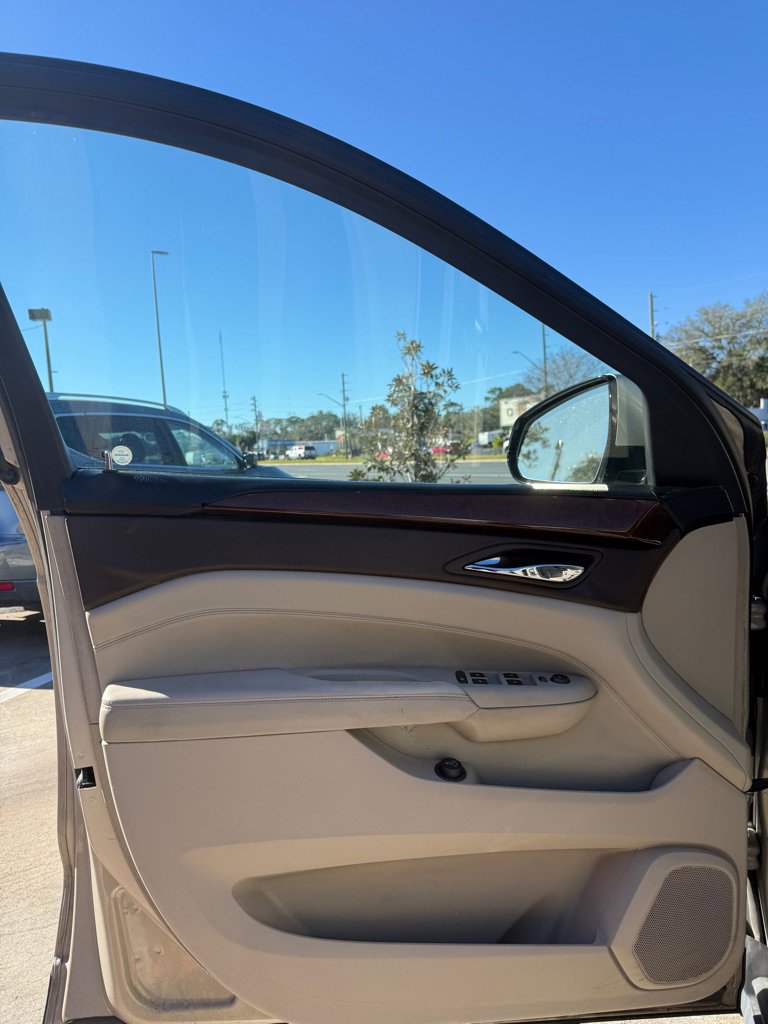 Used 2010 Cadillac SRX Luxury image 7