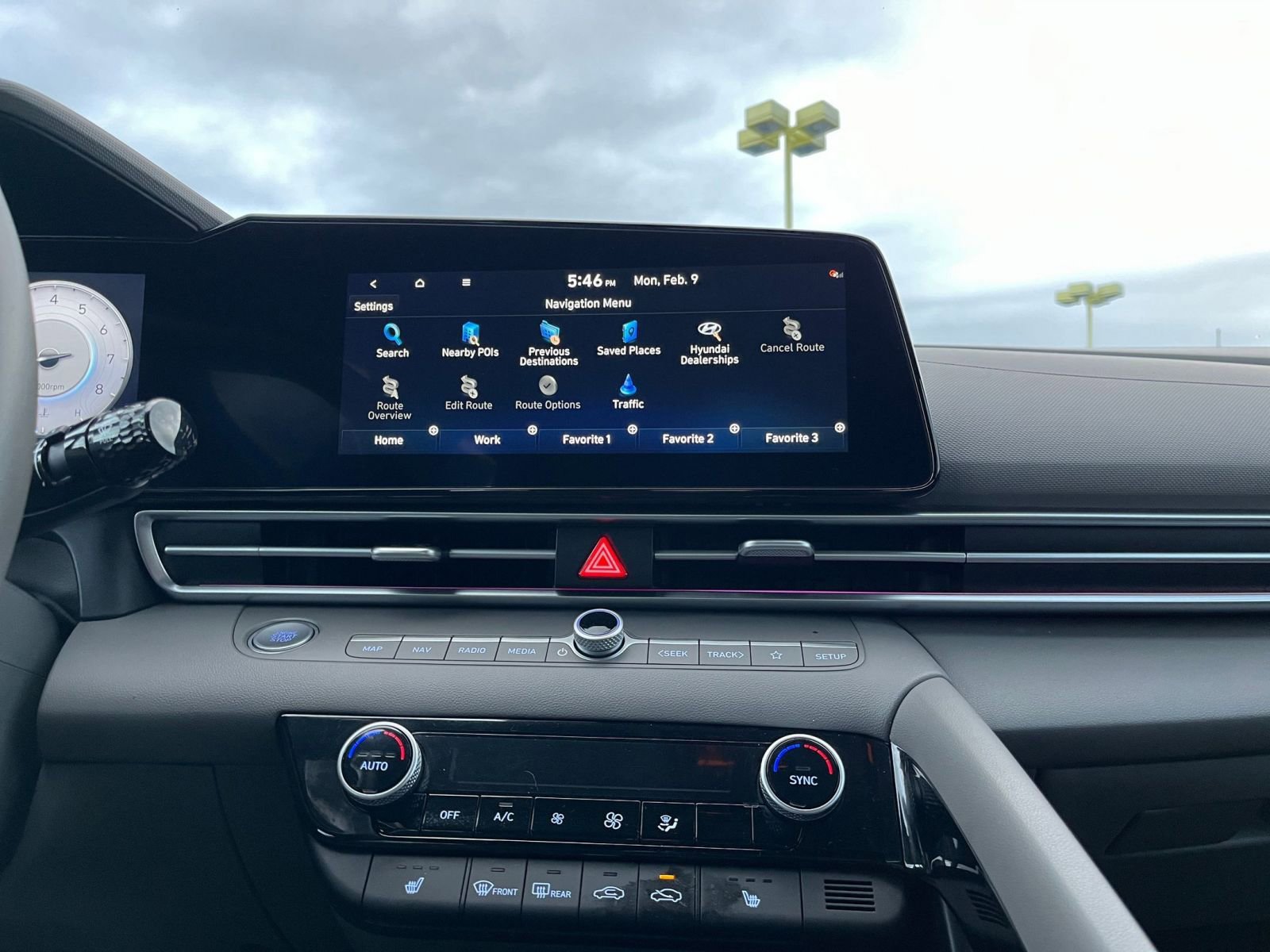 Used 2025 Hyundai Elantra SEL image 21