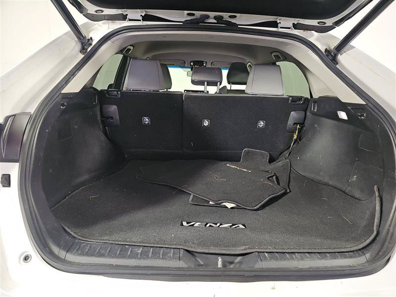 Used 2022 Toyota Venza LE AWD/4WD image 7