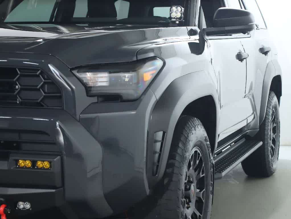 Used 2025 Toyota 4Runner TRD Off-Road Premium AWD/4WD image 4