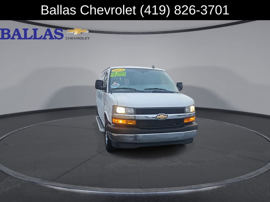 Used 2024 Chevrolet Express 2500 w/ Driver Convenience Package image 3