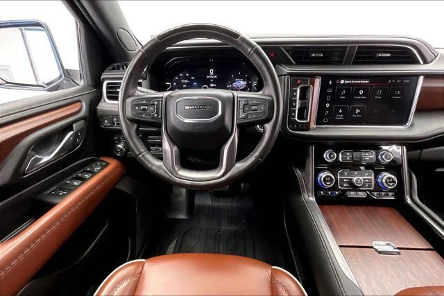 Used 2023 GMC Yukon Denali Ultimate AWD/4WD image 4