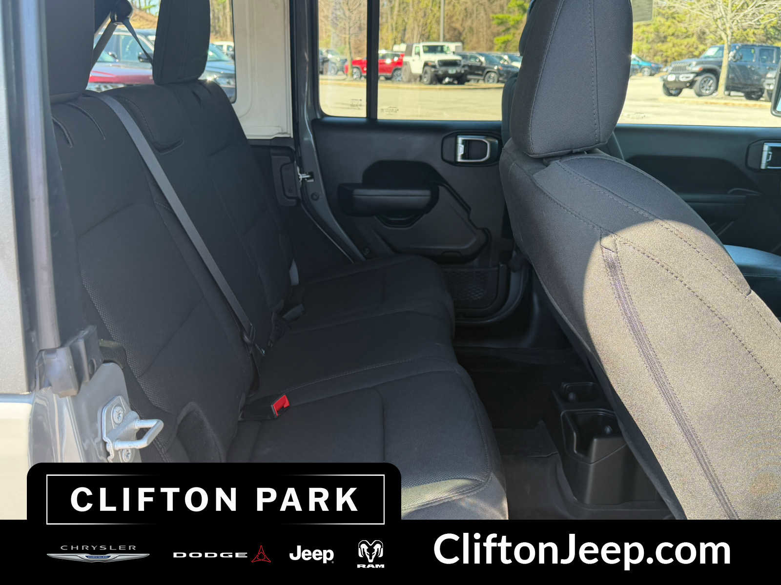 Used 2022 Jeep Wrangler Unlimited Sport image 16