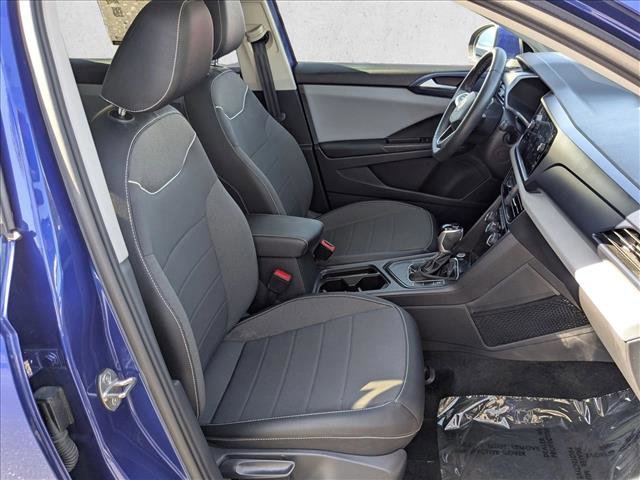 Used 2023 Volkswagen Taos SE w/ Panoramic Sunroof Package image 23