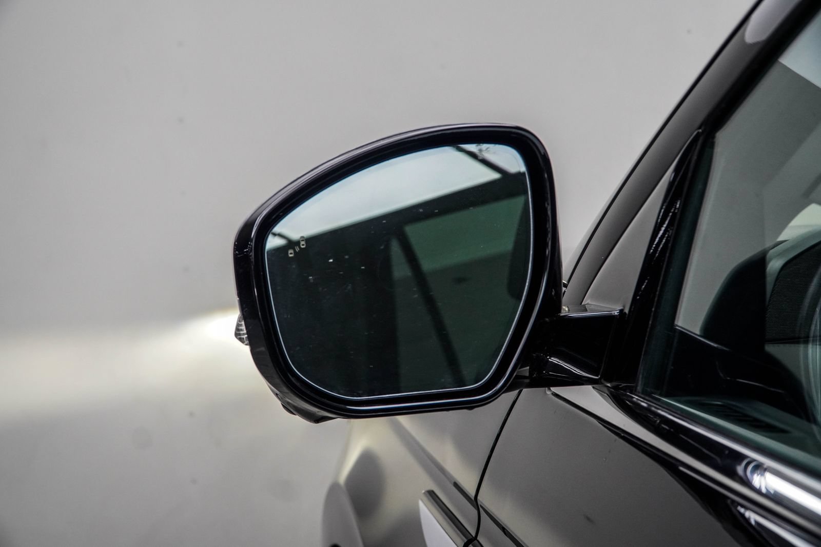 Used 2025 Lincoln Navigator Reserve AWD/4WD image 16