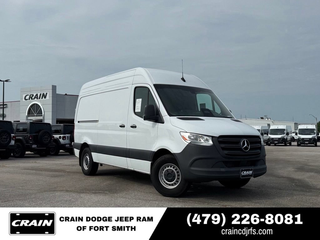 Used 2025 Mercedes-Benz Sprinter 2500 image 1