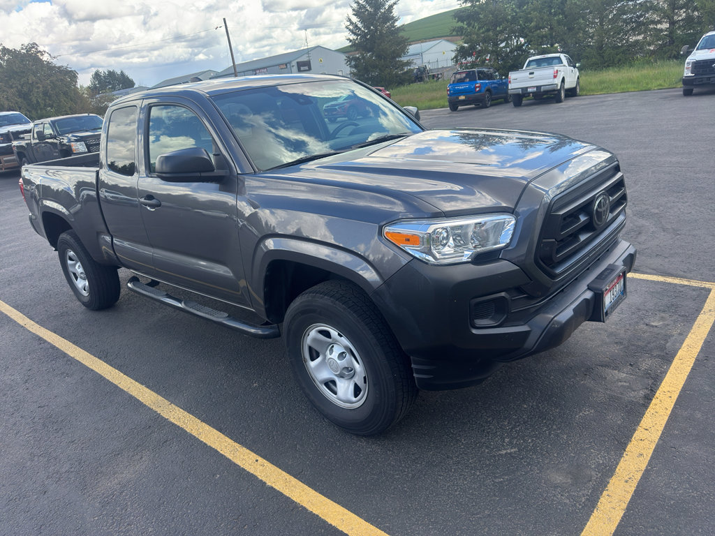 Used 2022 Toyota Tacoma SR RWD image 3