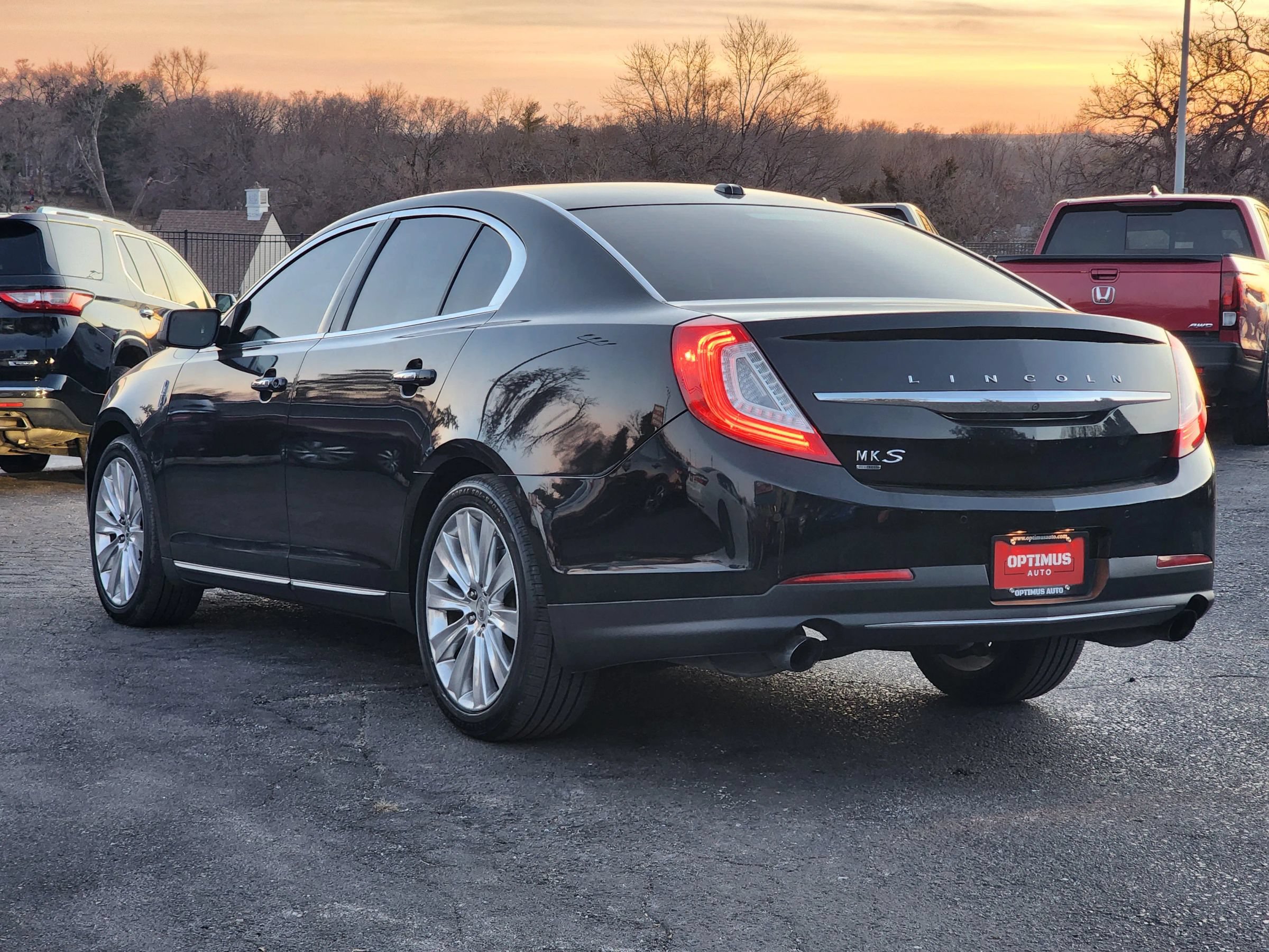 Used 2016 Lincoln MKS AWD w/ Equipment Group 201A image 5