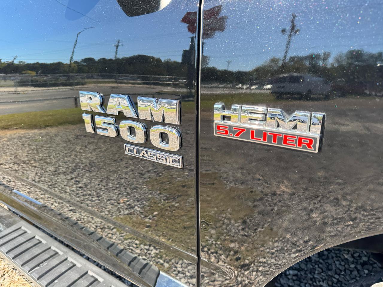 Used 2021 RAM 1500 Classic SLT RWD image 10