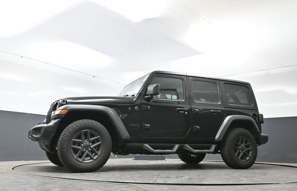 Used 2024 Jeep Wrangler Unlimited Sport AWD/4WD image 28