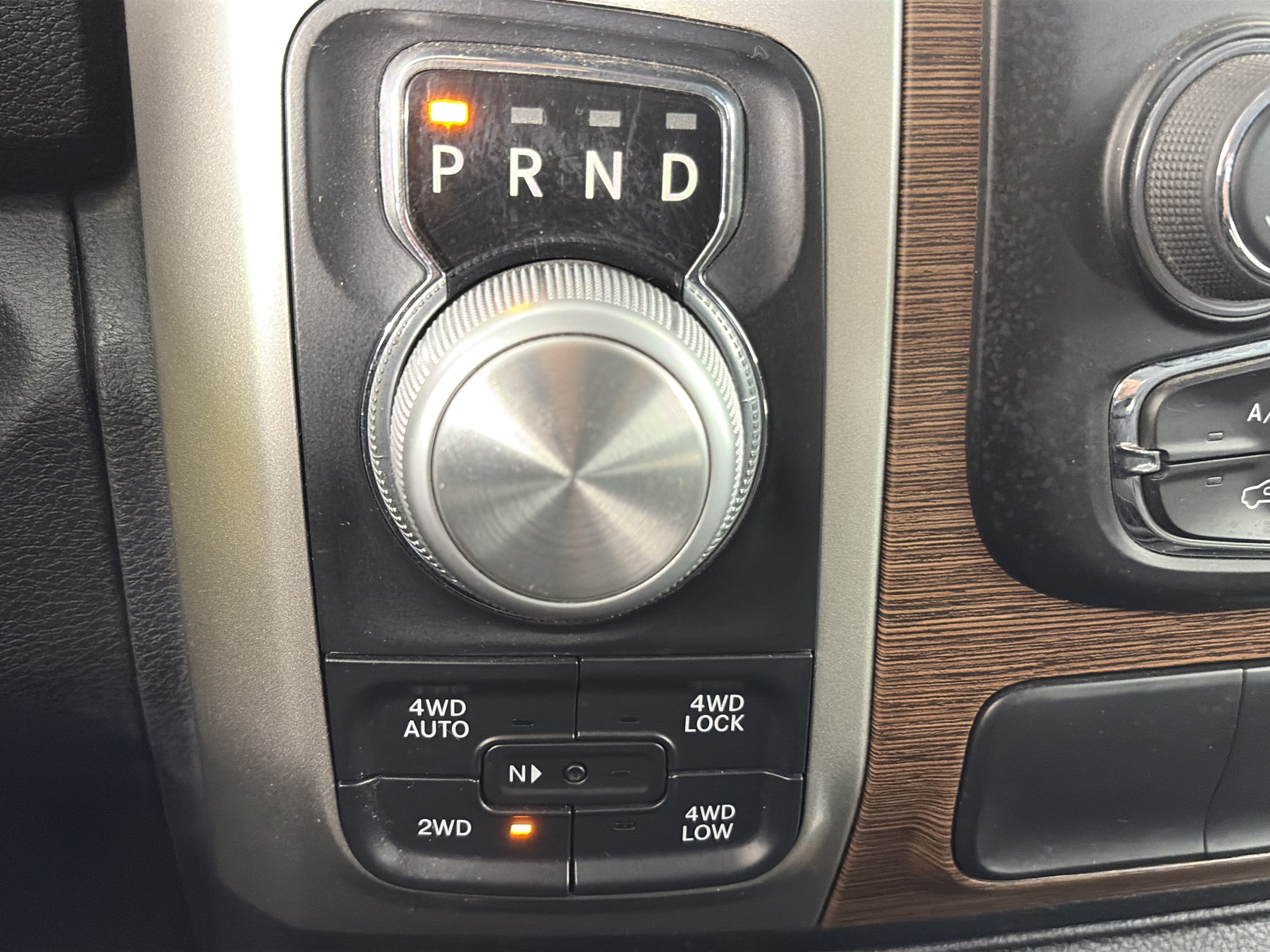 Used 2017 RAM 1500 Laramie AWD/4WD image 34