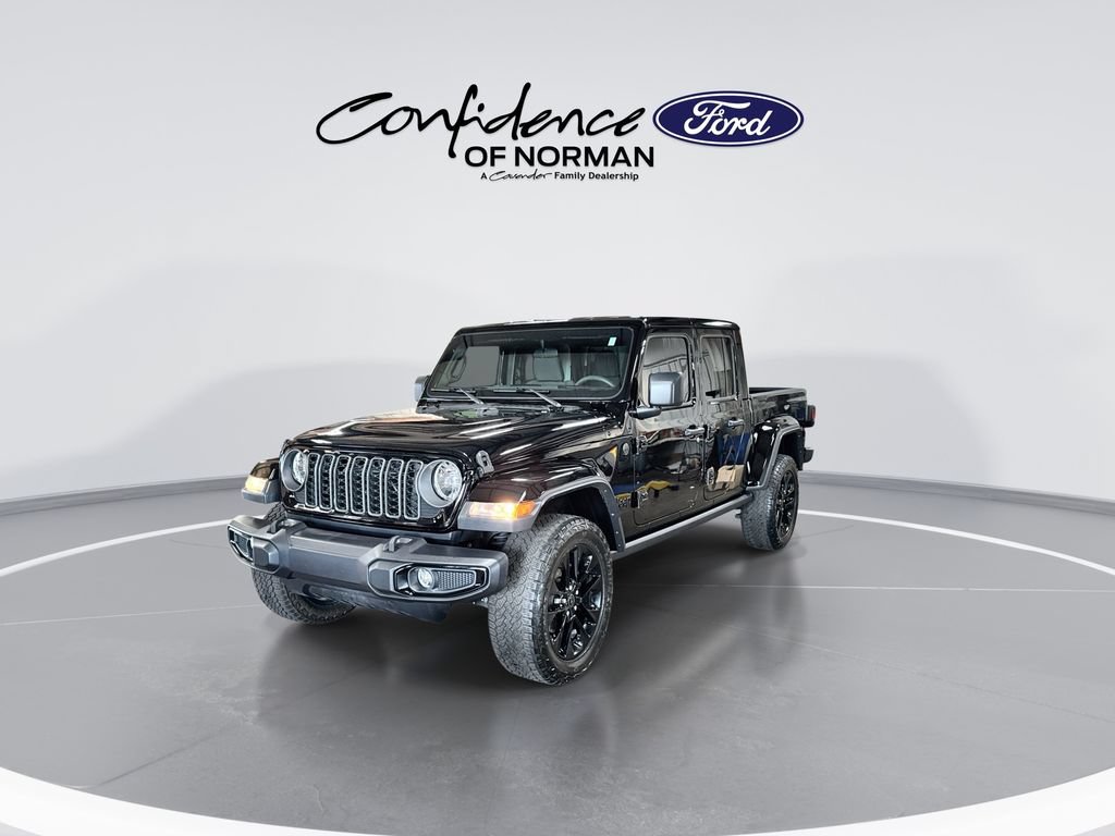 Used 2025 Jeep Gladiator Sport AWD/4WD image 3