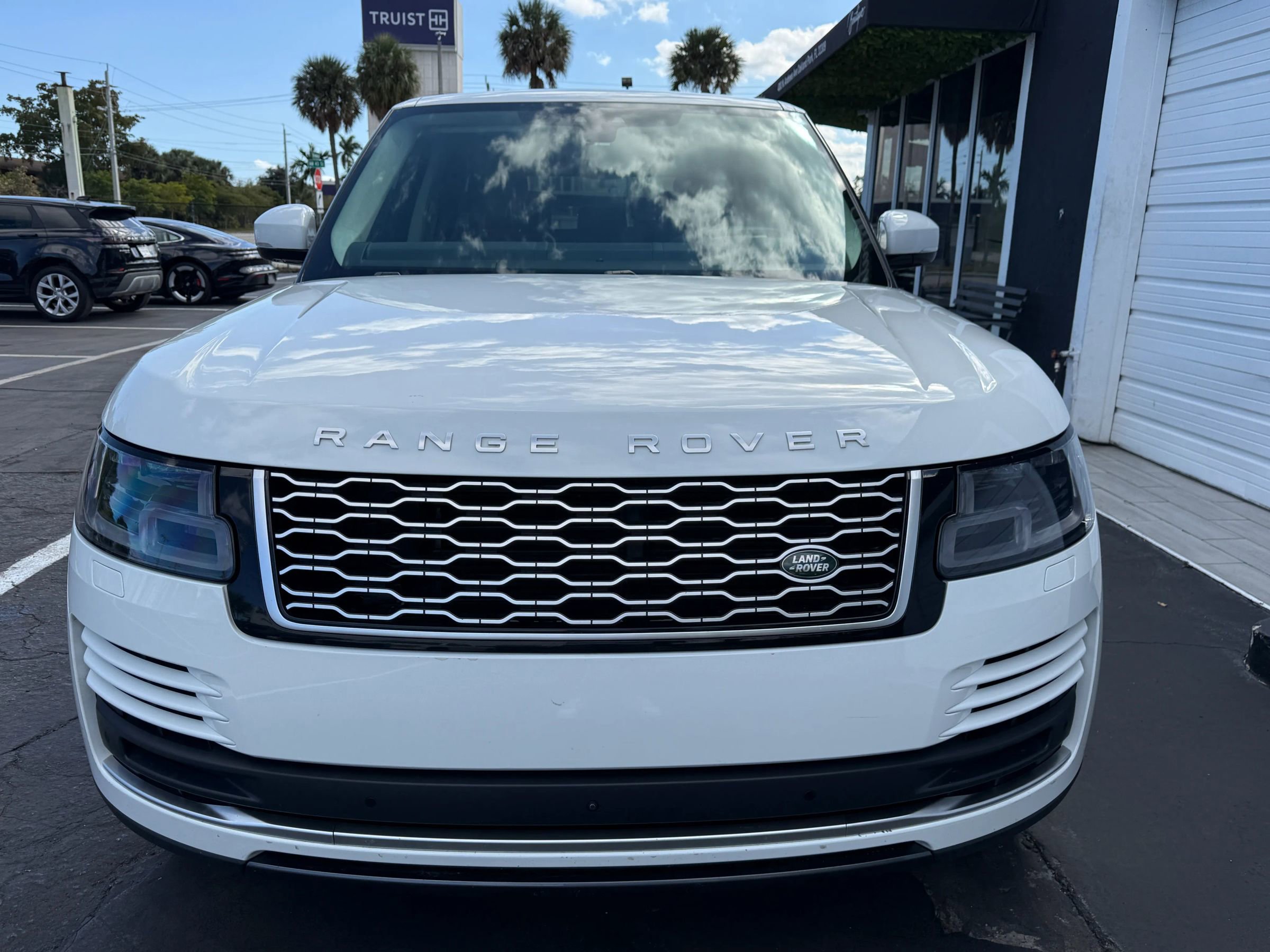 Used 2018 Land Rover Range Rover Autobiography image 5