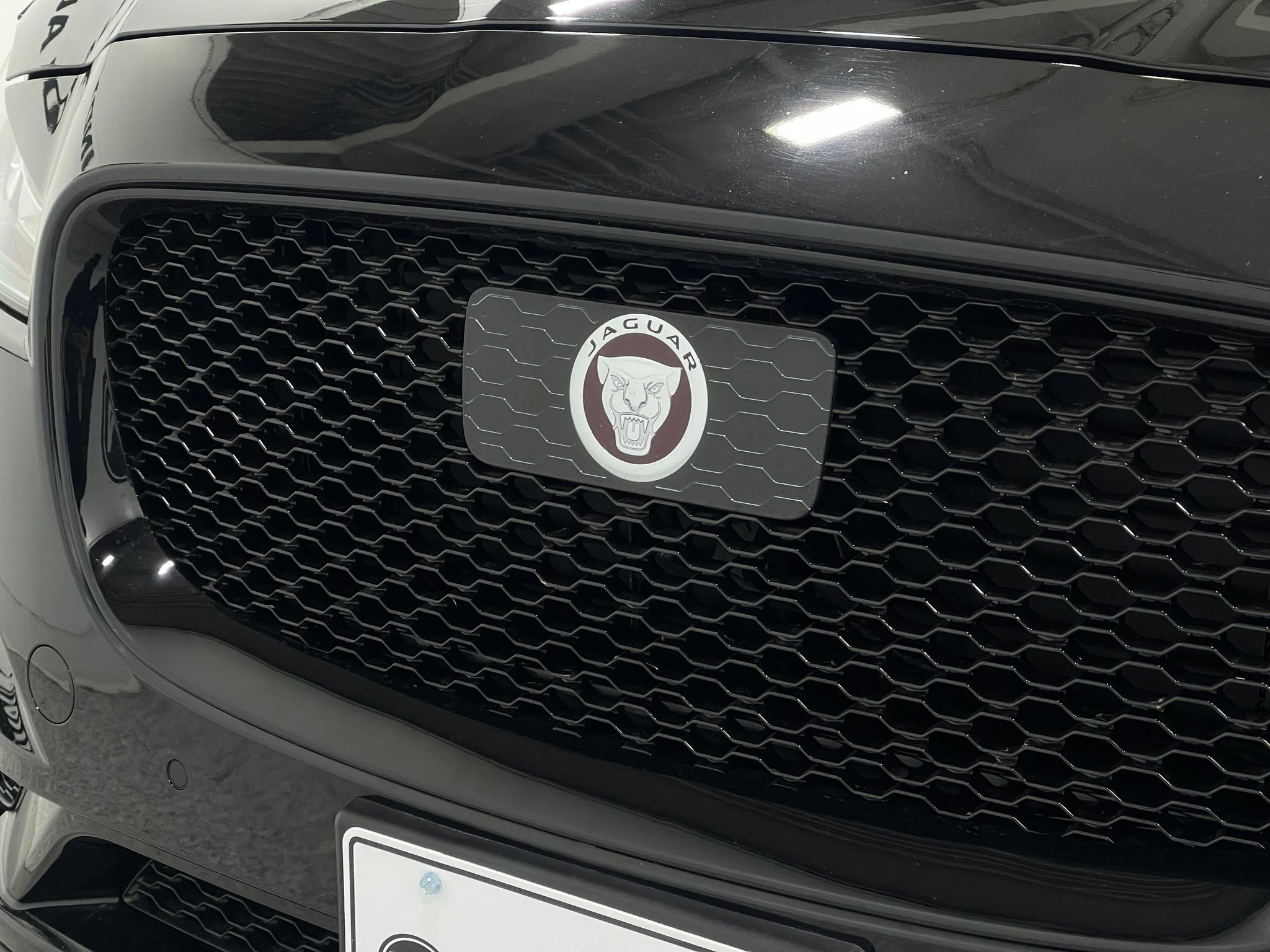 Used 2019 Jaguar F-PACE Prestige image 36