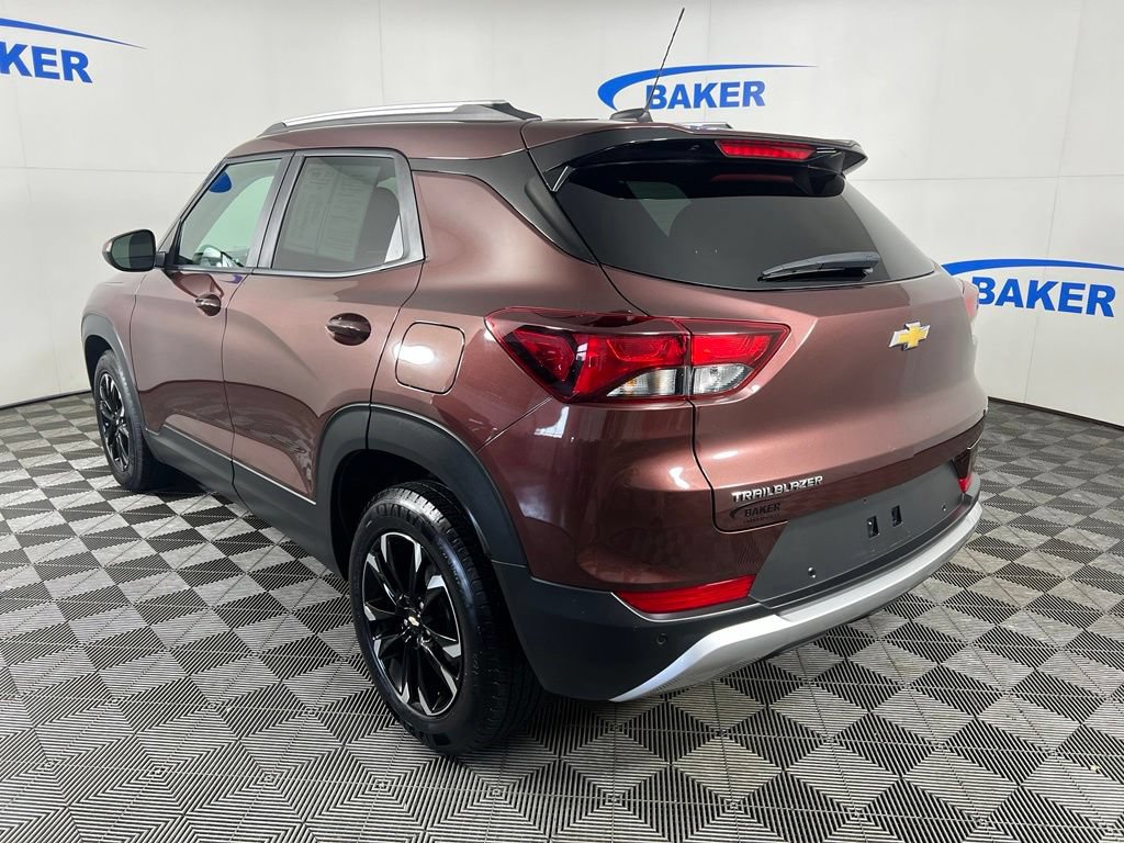 Certified 2022 Chevrolet TrailBlazer LT w/ Convenience Package FWD image 3