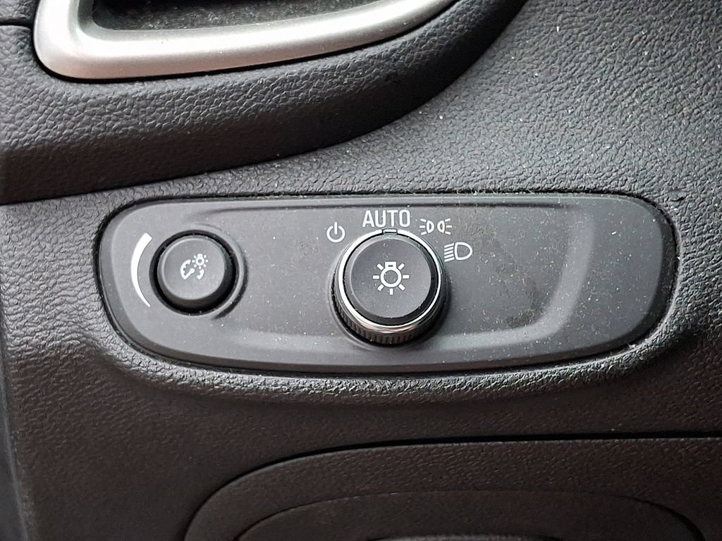 Used 2017 Chevrolet Trax LT FWD image 25