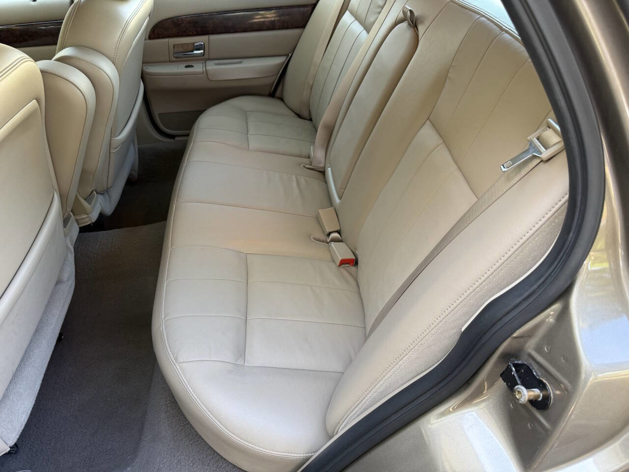 Used 2005 Mercury Grand Marquis LS RWD image 12