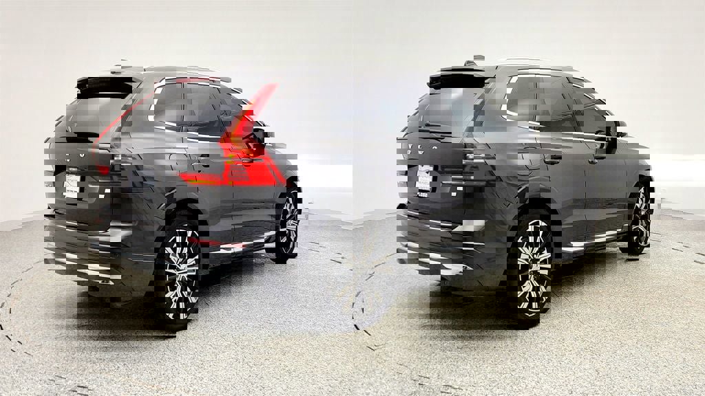 Used 2022 Volvo XC60 T8 Inscription w/ Advanced Package image 5