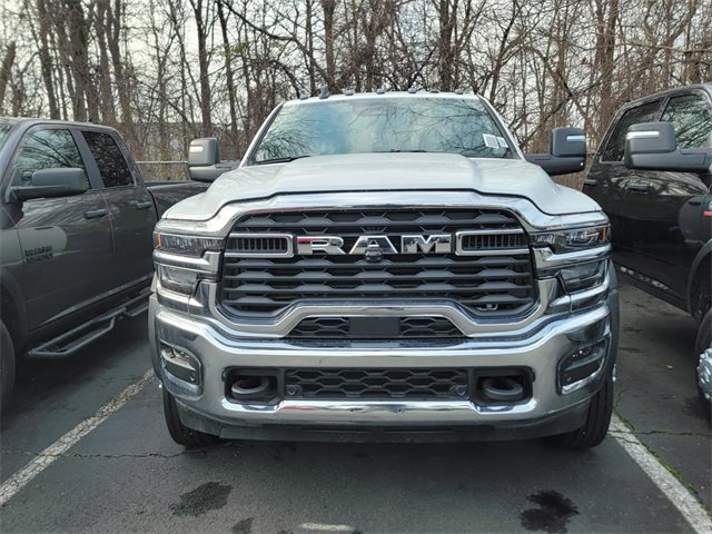 New 2026 RAM 5500 Tradesman w/ Chrome Appearance Group image 2