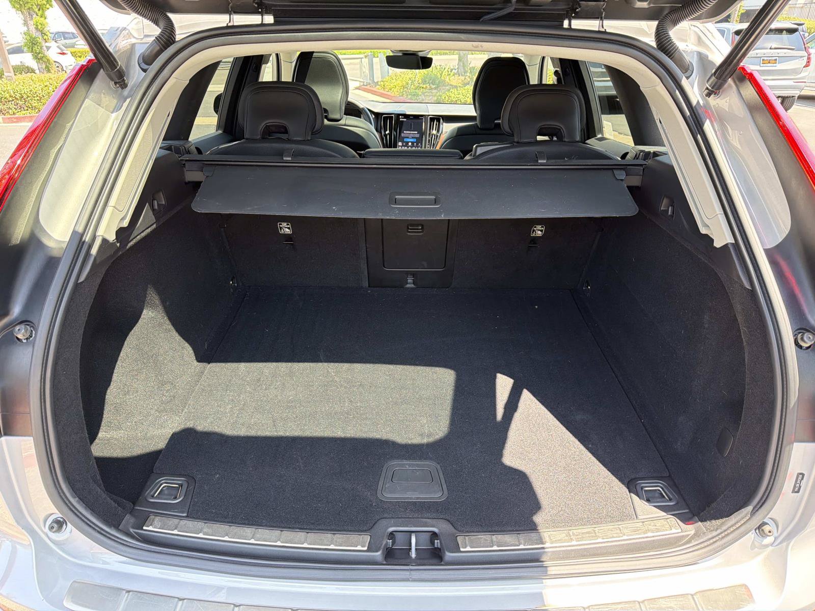 Certified 2024 Volvo XC60 B5 Plus w/ Protection Package Premier AWD/4WD image 23