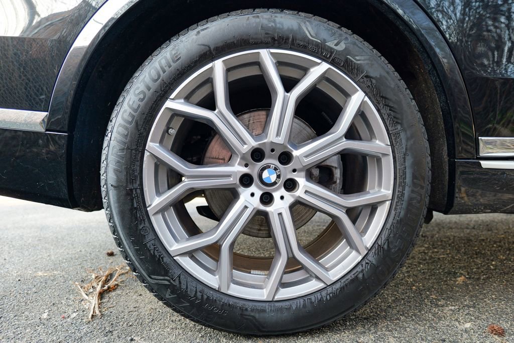 Used 2024 BMW X7 xDrive40i w/ Climate Comfort Package AWD/4WD image 14