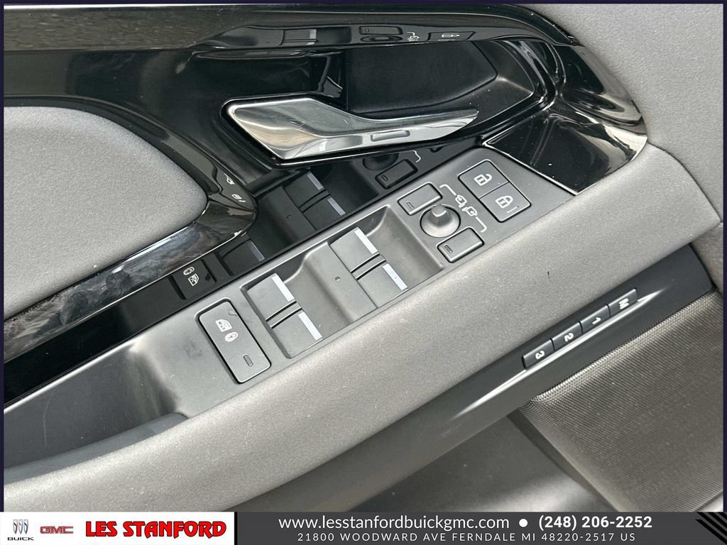 Used 2025 Land Rover Range Rover Evoque S AWD/4WD image 17