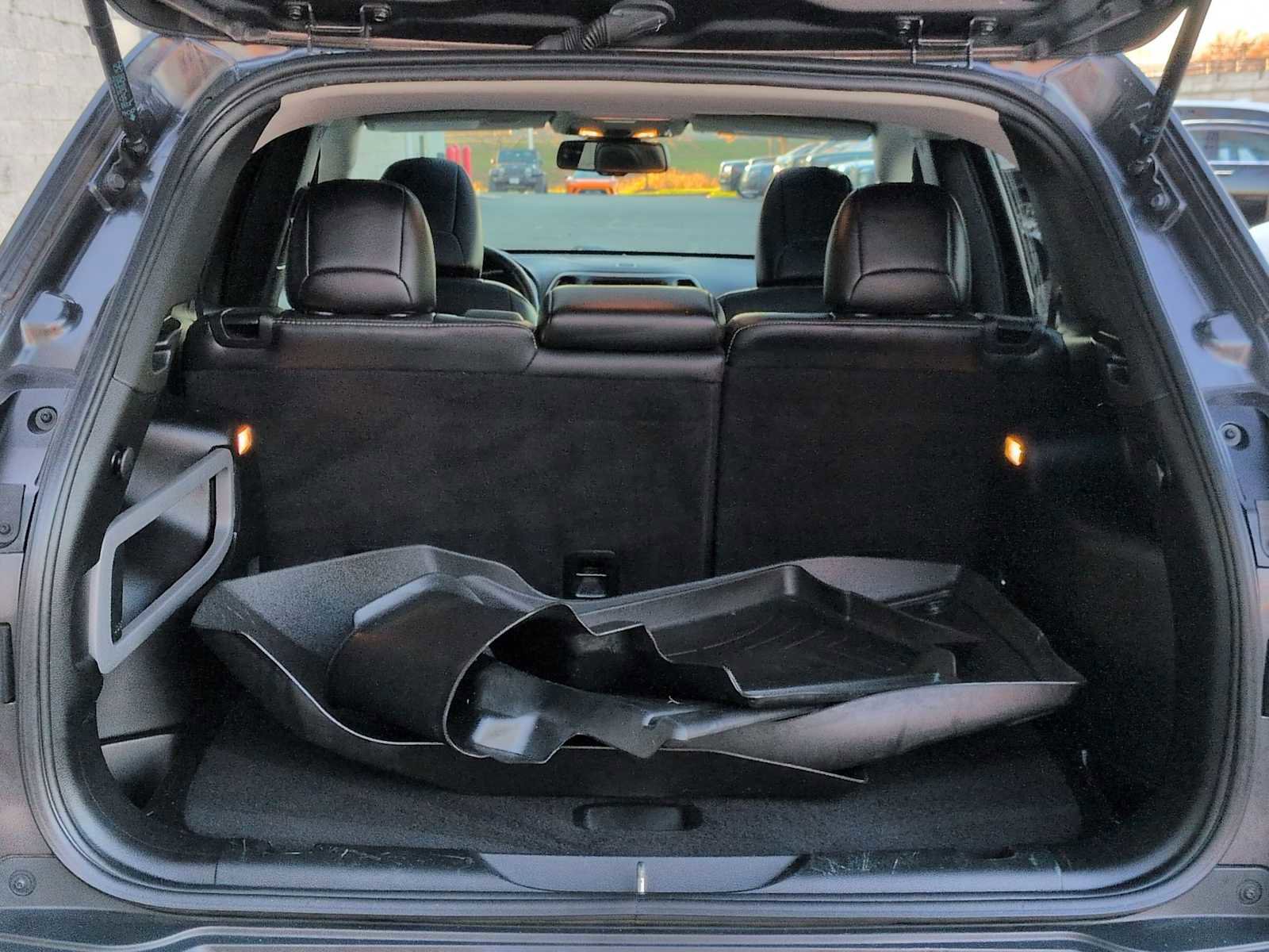 Used 2016 Jeep Cherokee Limited image 37