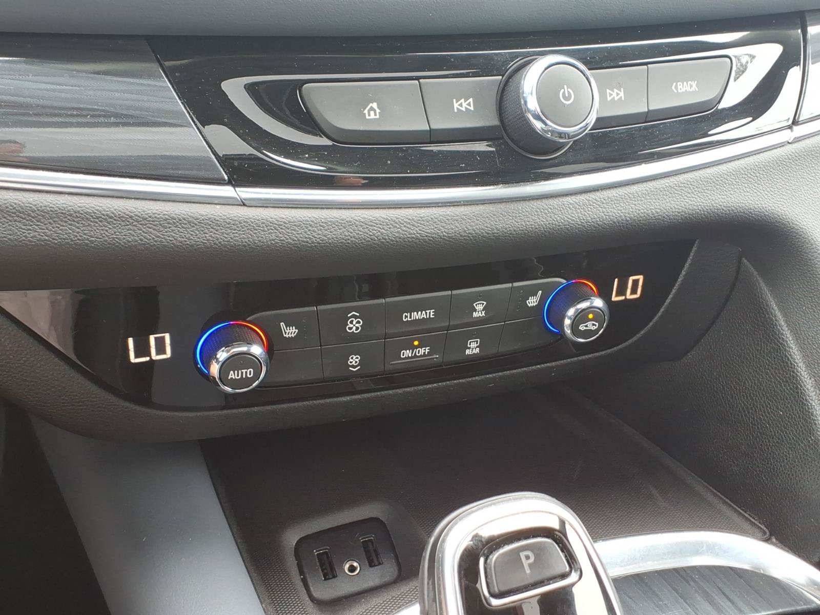 Used 2019 Buick Enclave Essence AWD/4WD image 21