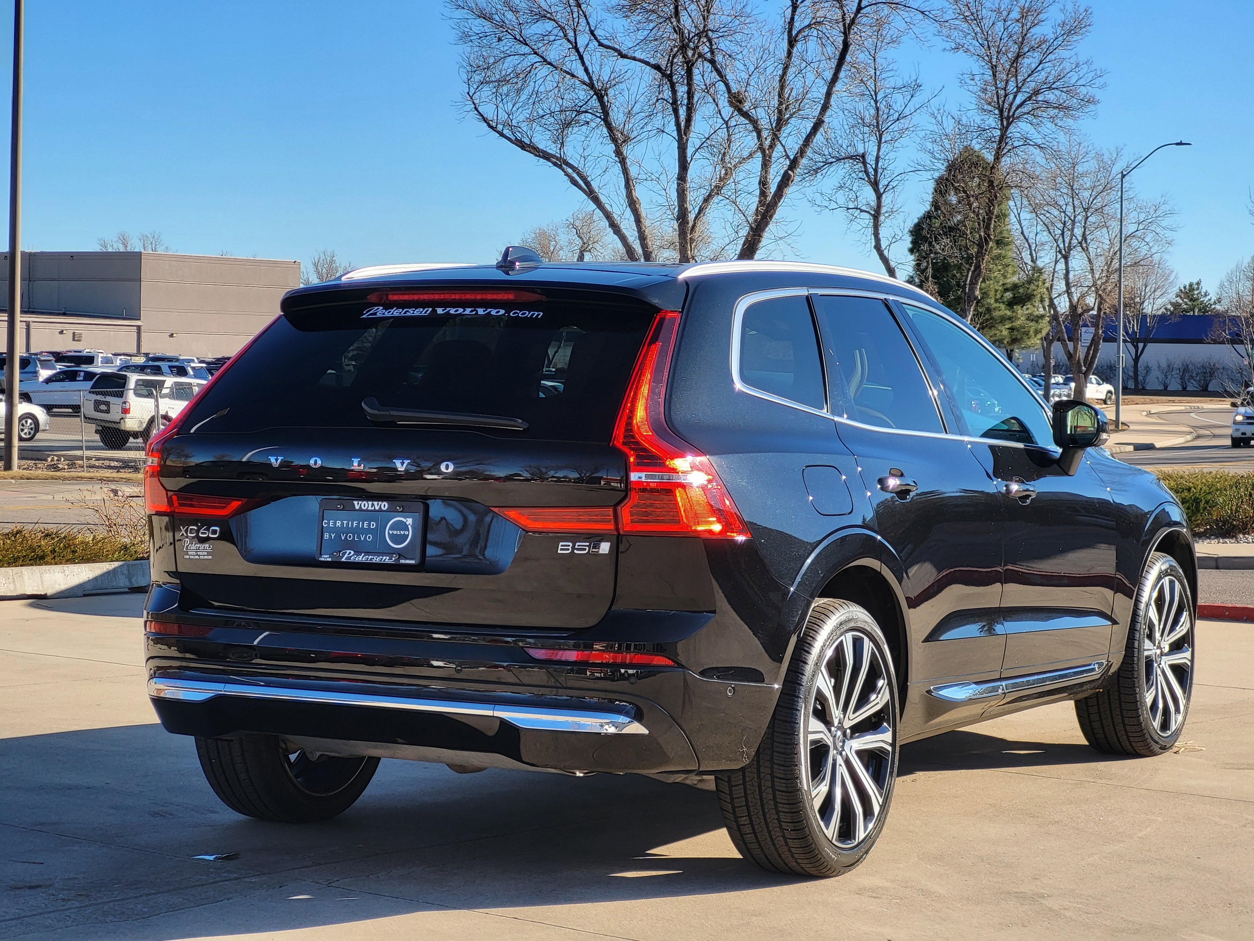 Certified 2023 Volvo XC60 B5 Ultimate w/ Protection Package Premier image 3
